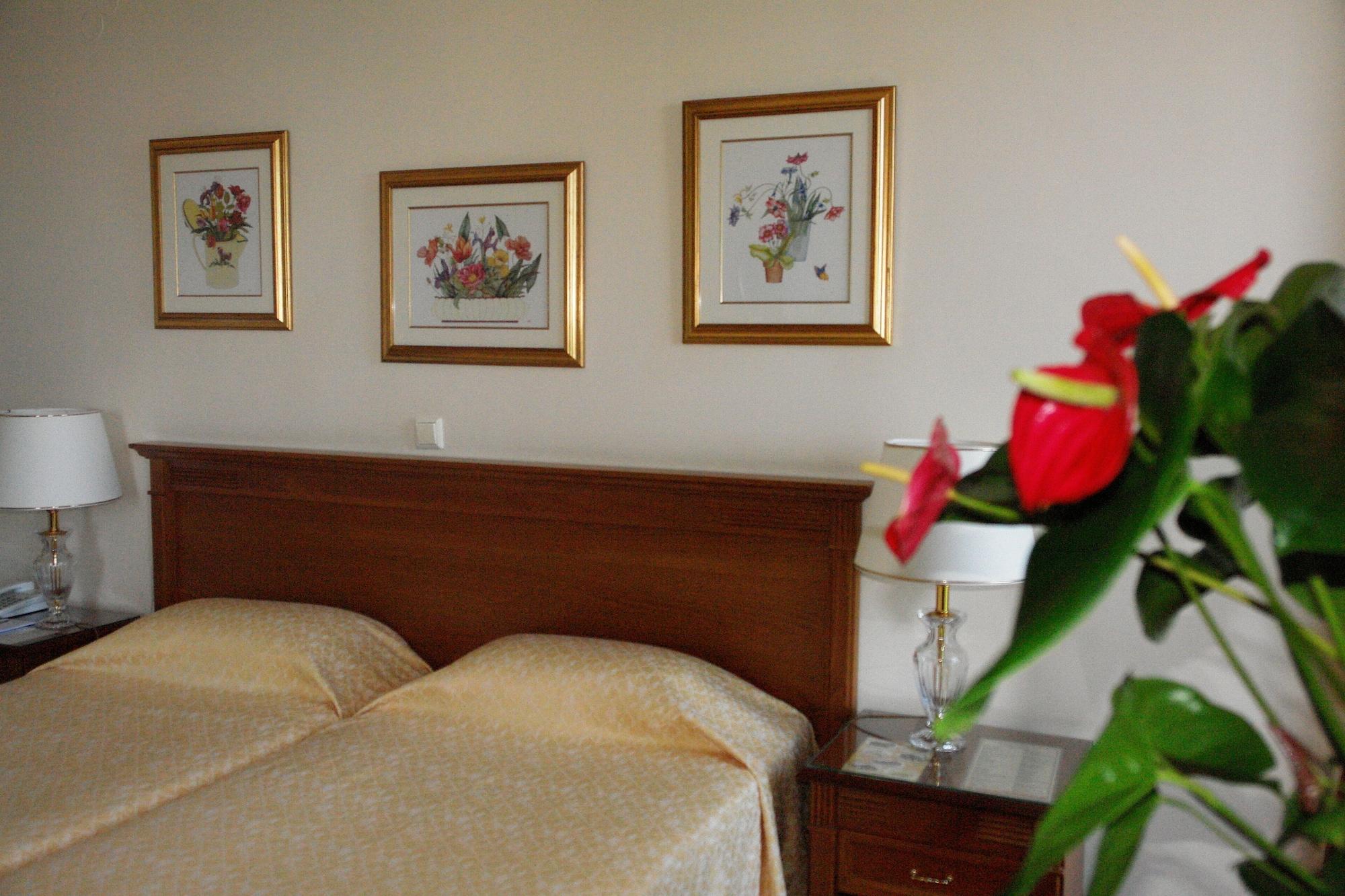 Cavalieri Hotel Corfu  Bagian luar foto